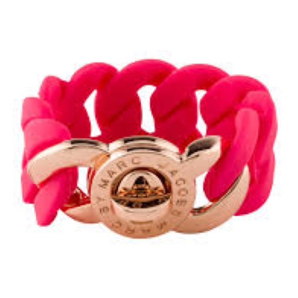 Marc by Marc Jacobs
Rubber Turn-lock Link Bracelet